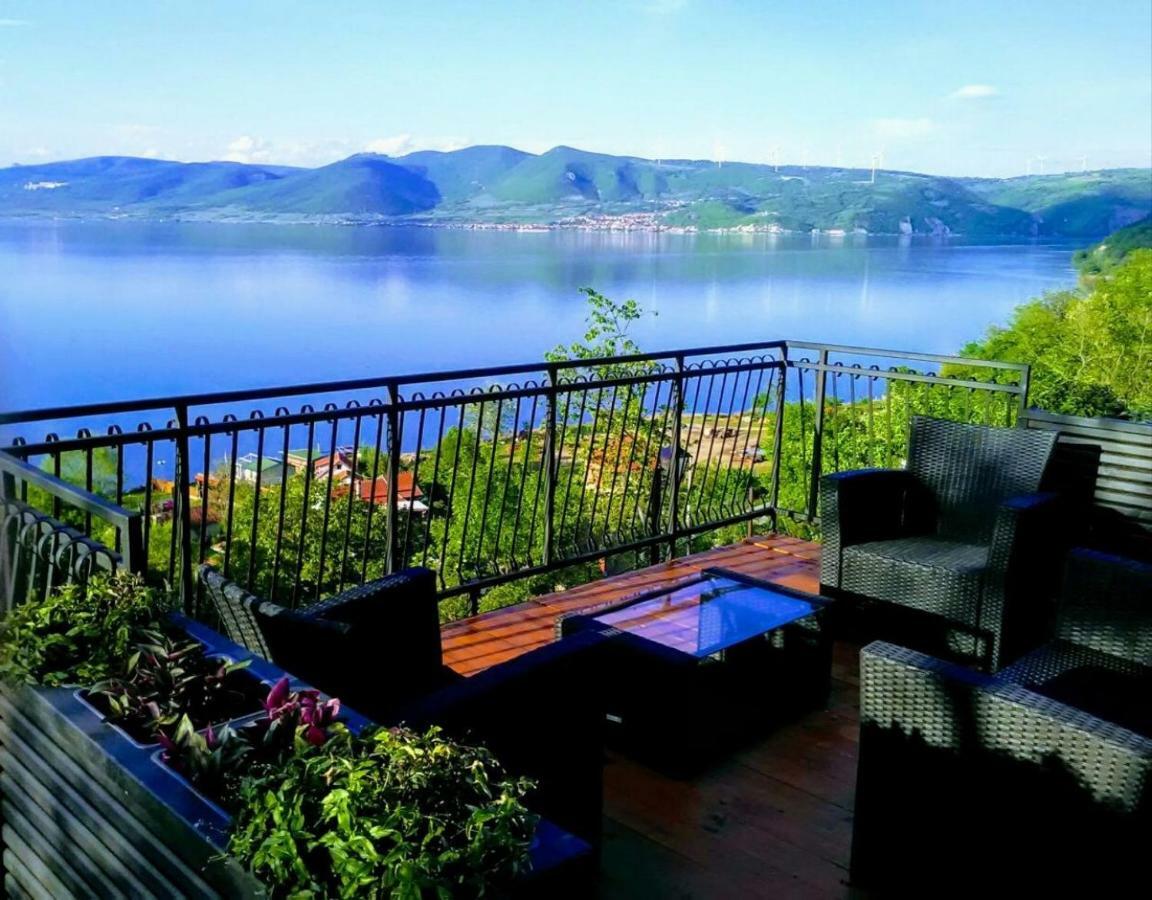 Villa Carobni breg Golubac Exterior foto